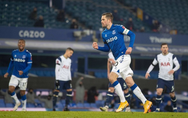 而防線則沒 而防線則沒